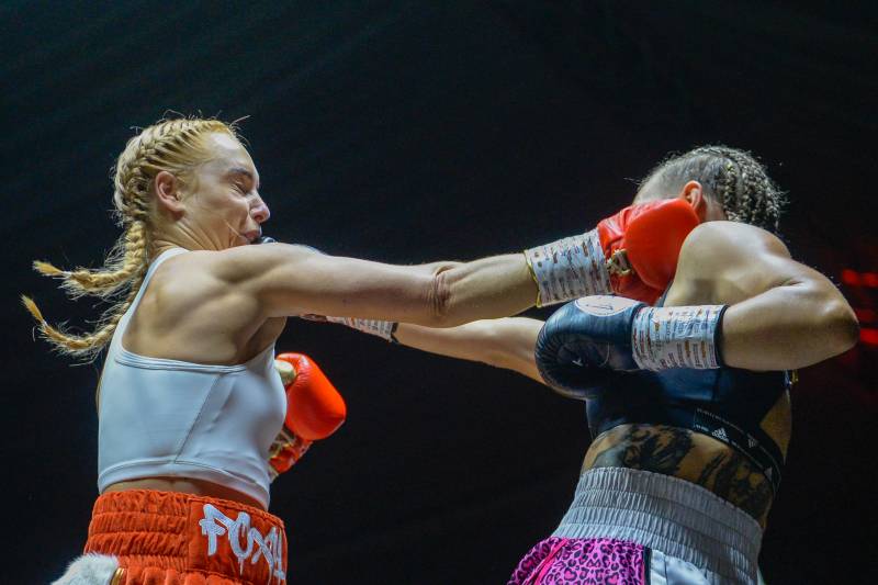 Image for Boxing action at the Metrodome