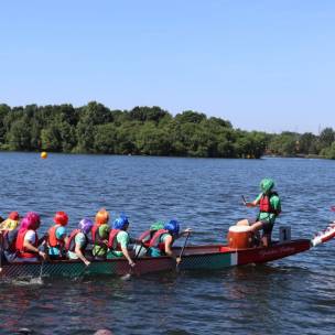 Main image for Thousands raised at dragon boat race