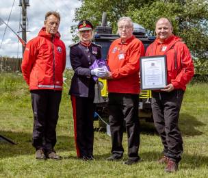 Main image for Top voluntary award for rescue team