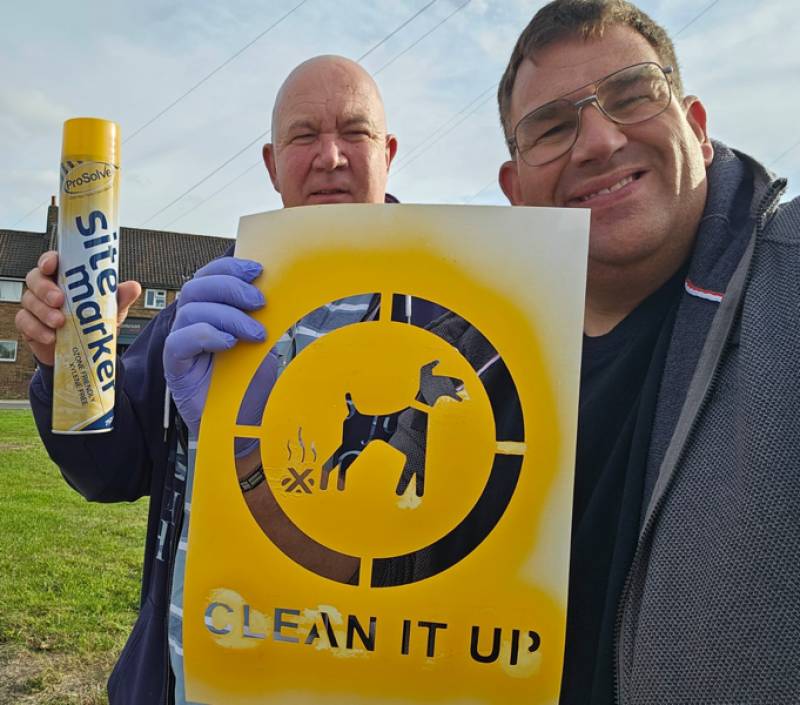 Main image for Councillors take stand against dog fouling